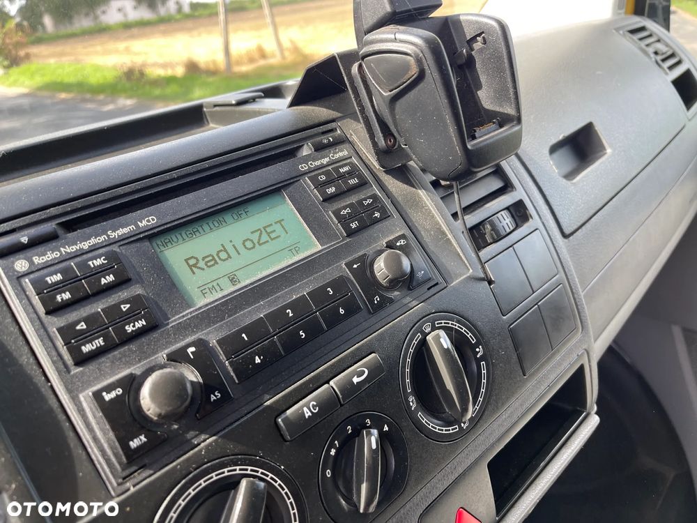 Volkswagen Transporter T5 2.5 TDI 131 KM Manual 6 Biegów 2X drzwi boczne przesuwne 2005 ROK - 10