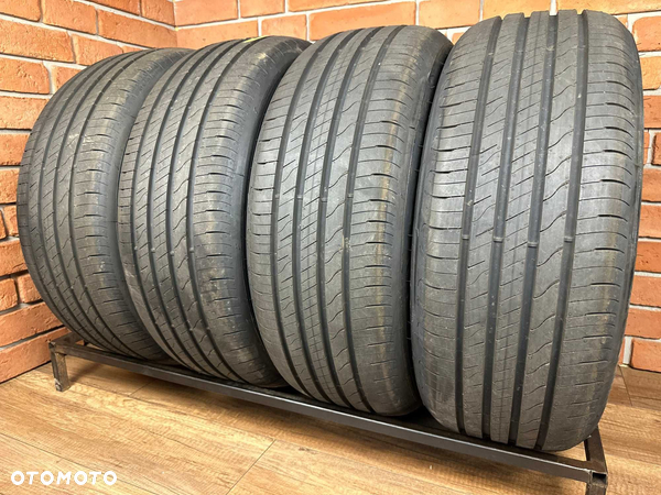 215/55R17 Goodyear EfficientGrip Performance 2  NOWE 2024