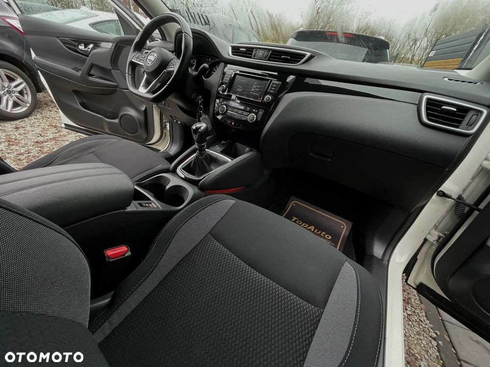 Nissan Qashqai 1.3 DIG-T N-Connecta EU6d - 17