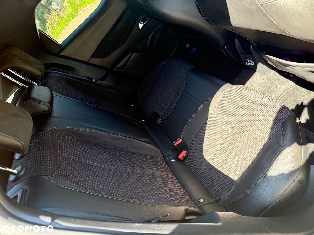 DS Automobiles DS 3 Crossback 1.2 PureTech Performance Line + - 10