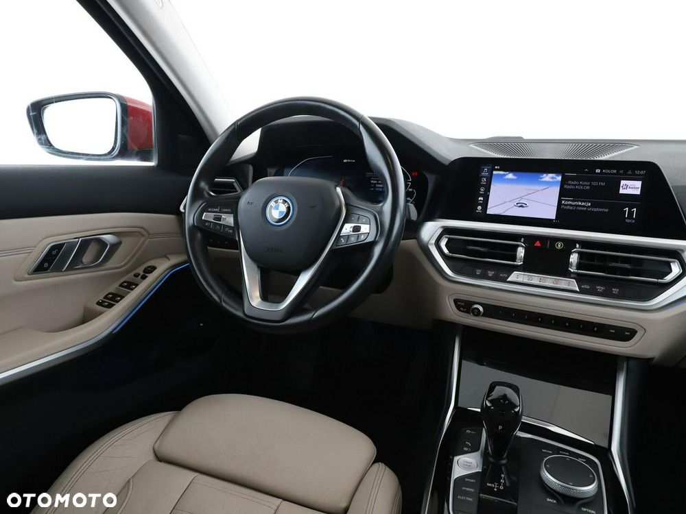 BMW Seria 3 320e PHEV M Sport - 18