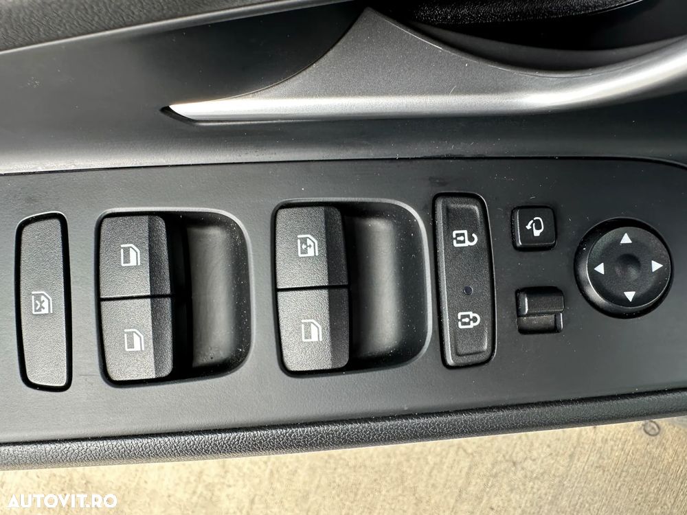 Hyundai Elantra 1.6 l 123 CP 6MT Highway - 20