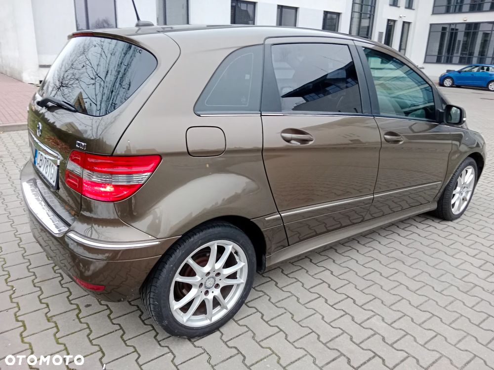 Mercedes-Benz Klasa B 180 CDI EU5 - 16