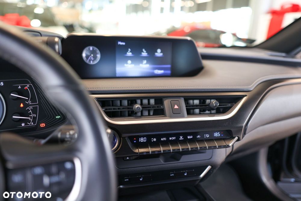 Lexus UX - 23
