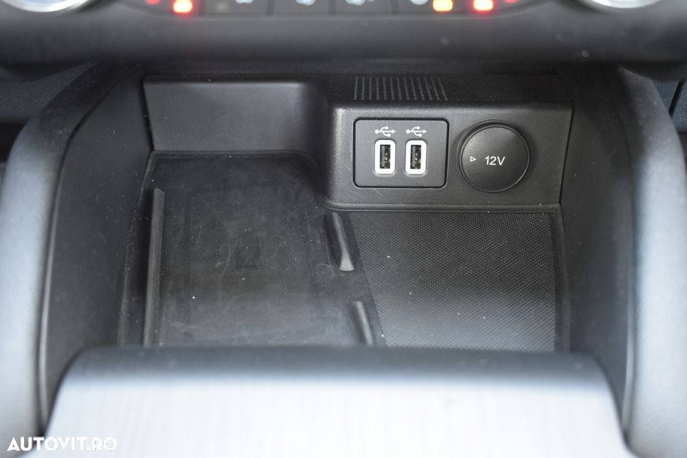 Ford Kuga - 31