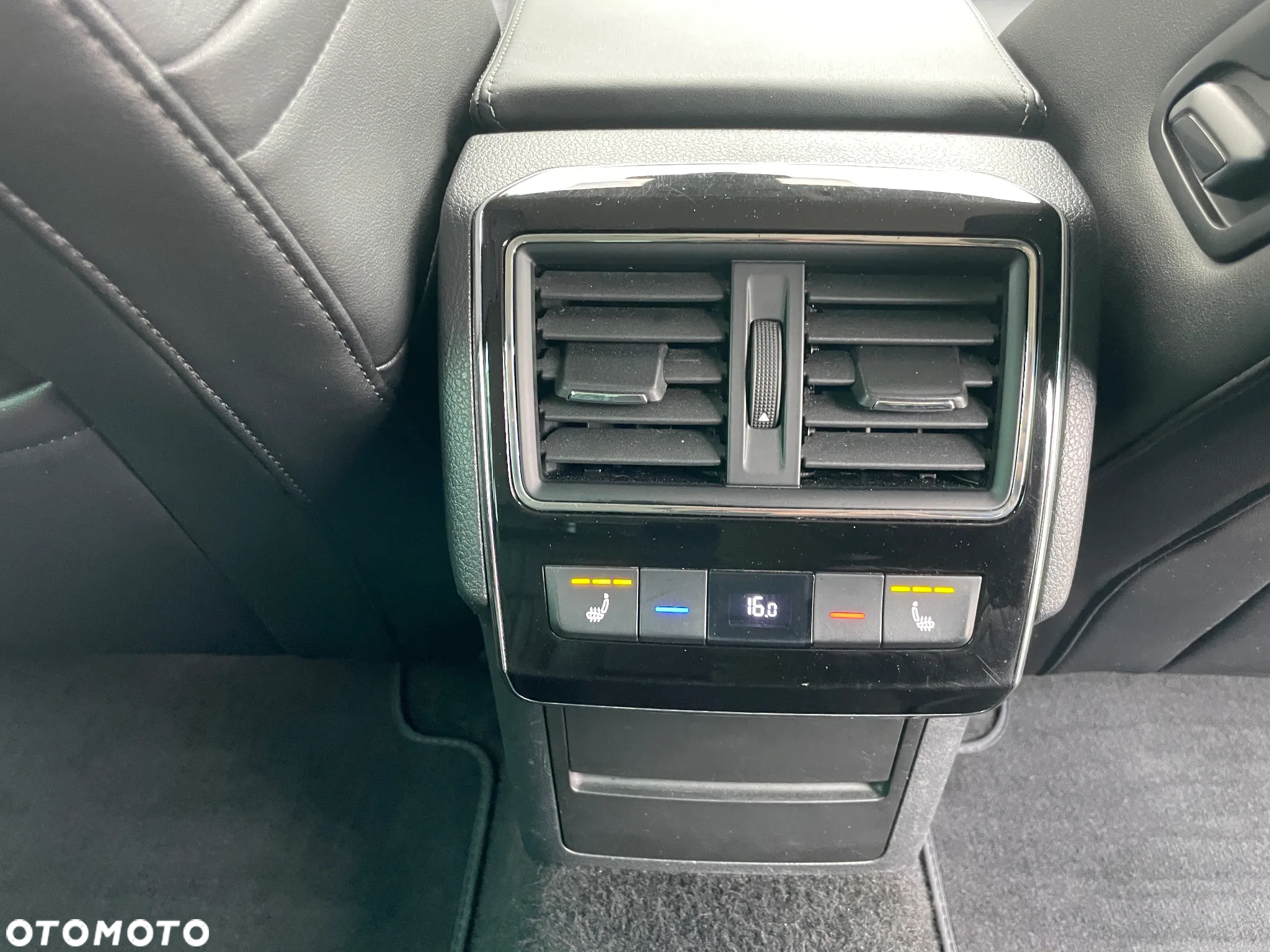 Skoda Superb 2.0 TDI 4x4 L&K DSG - 36