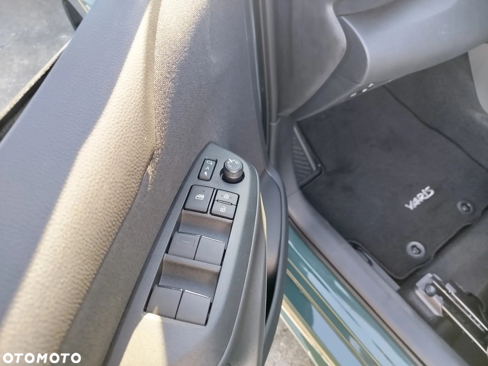 Toyota Yaris Hybrid 1.5 Executive - 9