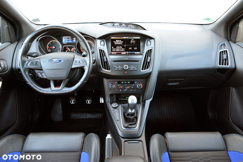 Ford Focus 2.0 TDCi ST - 40