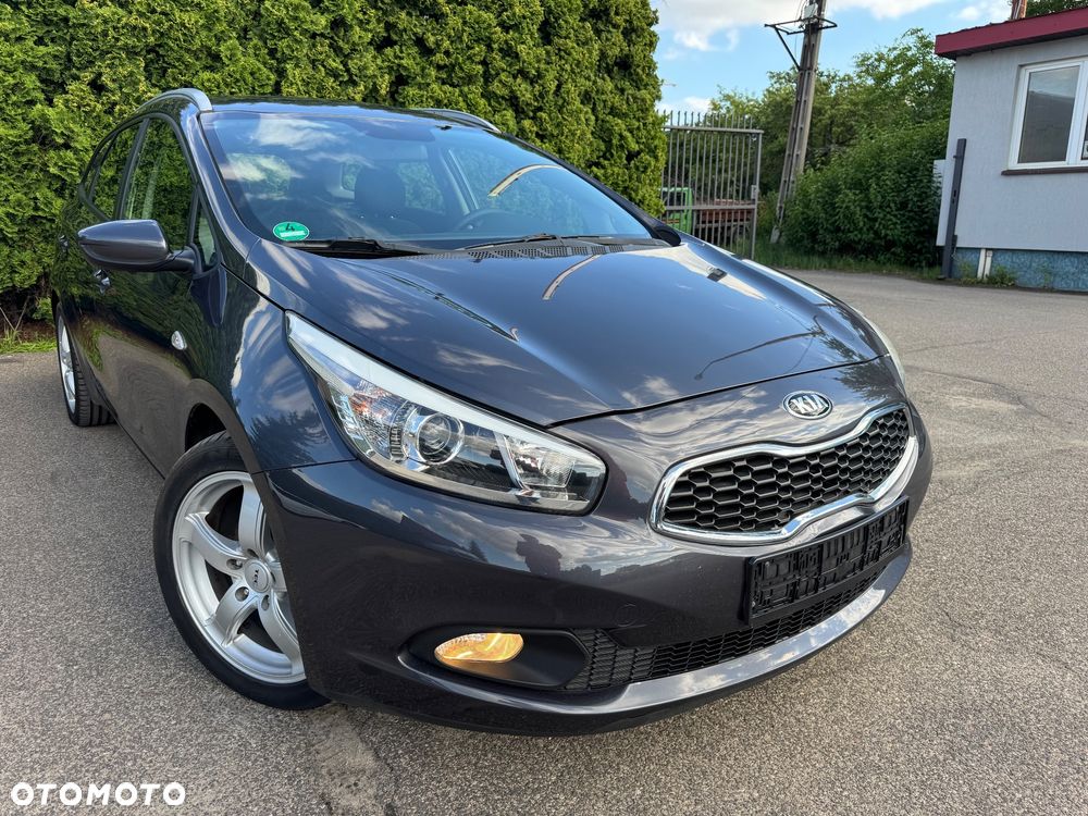 Kia Ceed 1.6 CRDi 128 ISG Fifa World Cup Edition - 3