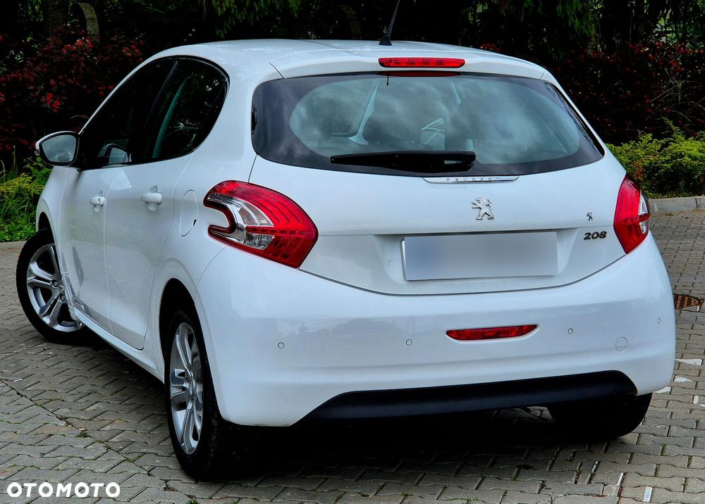 Peugeot 208 - 11