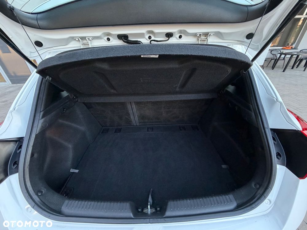 Hyundai i30 1.4 Premiere Comfort - 23