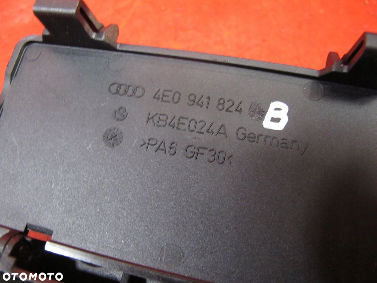 AUDI A8 D3 4E 02- GNIAZDO BEZPIECZNIKA GŁÓWNE - 4