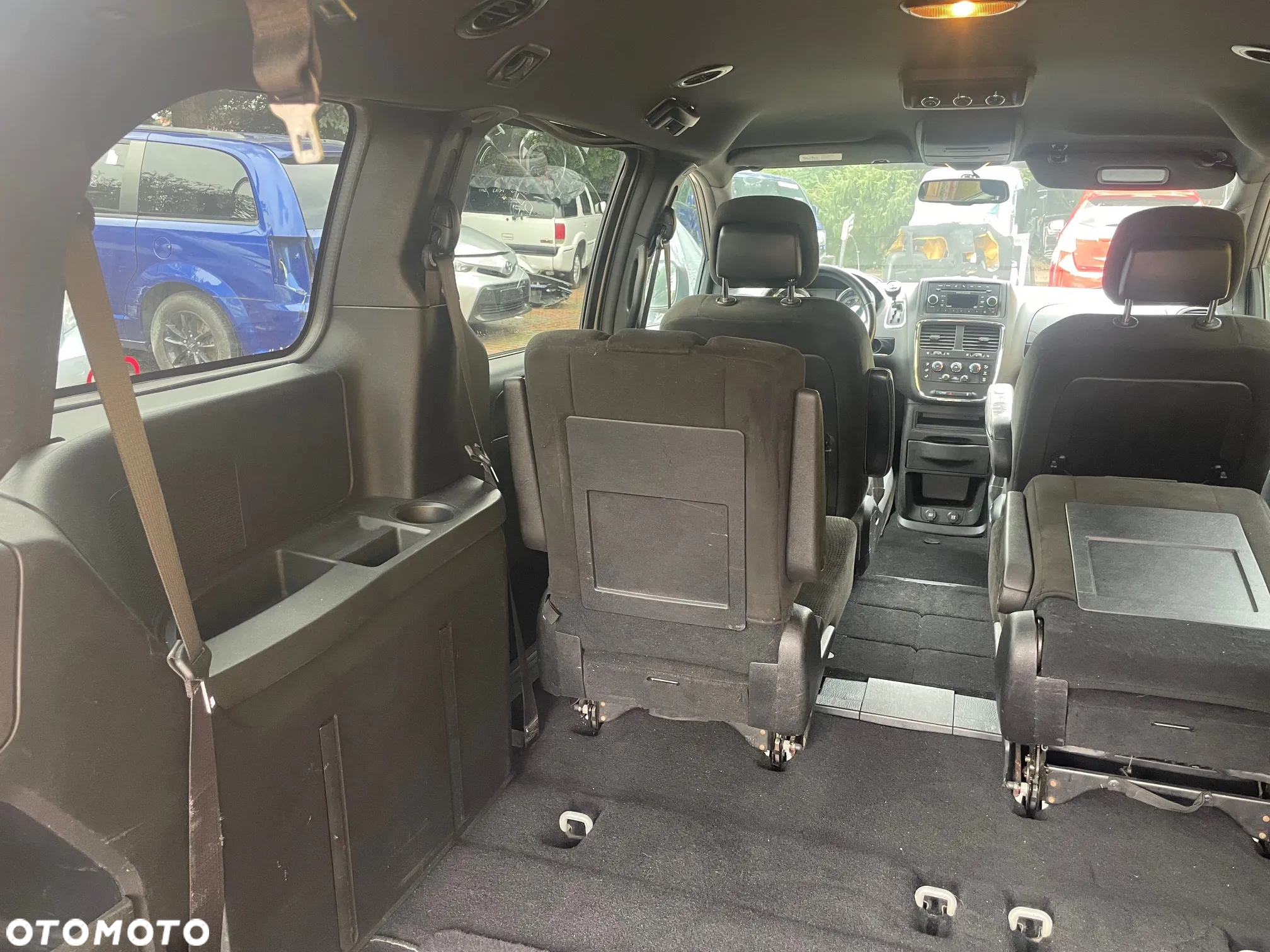 Dodge Grand Caravan - 17