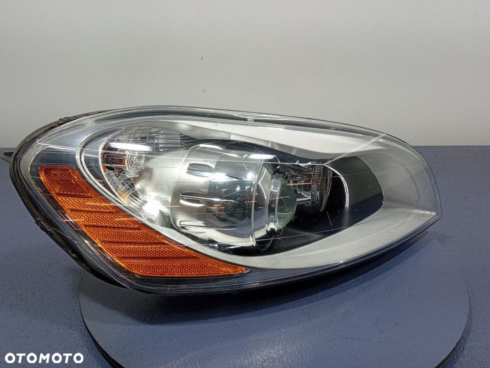 VOLVO XC60 I 08-13 REFLEKTOR PRAWY BIXENON EU 31420680 - 2