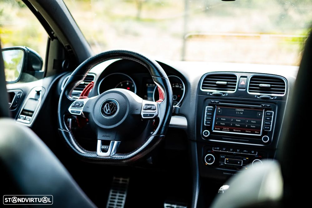 VW Golf 2.0 GTI DSG adidas - 26