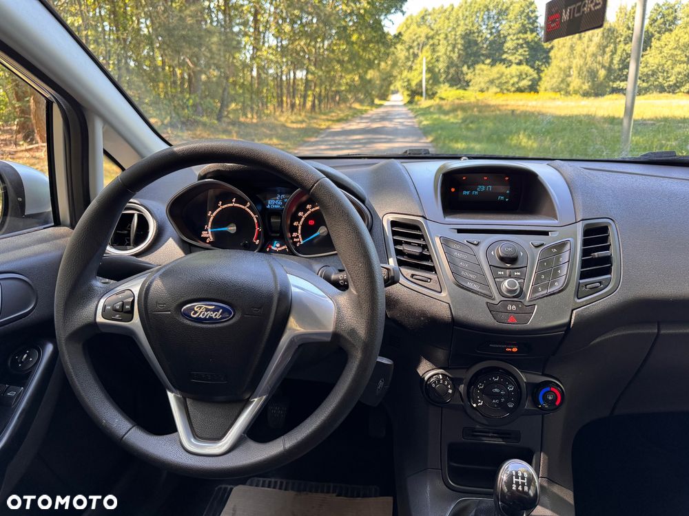 Ford Fiesta 1.25 Celebration - 8