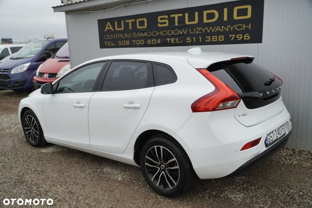 Volvo V40 T2 Geartronic Momentum - 39
