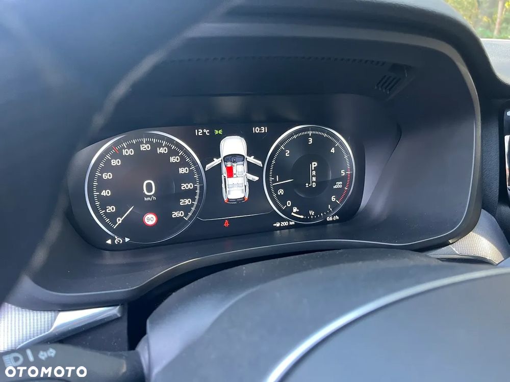 Volvo XC 60 D5 AWD R-Design - 18