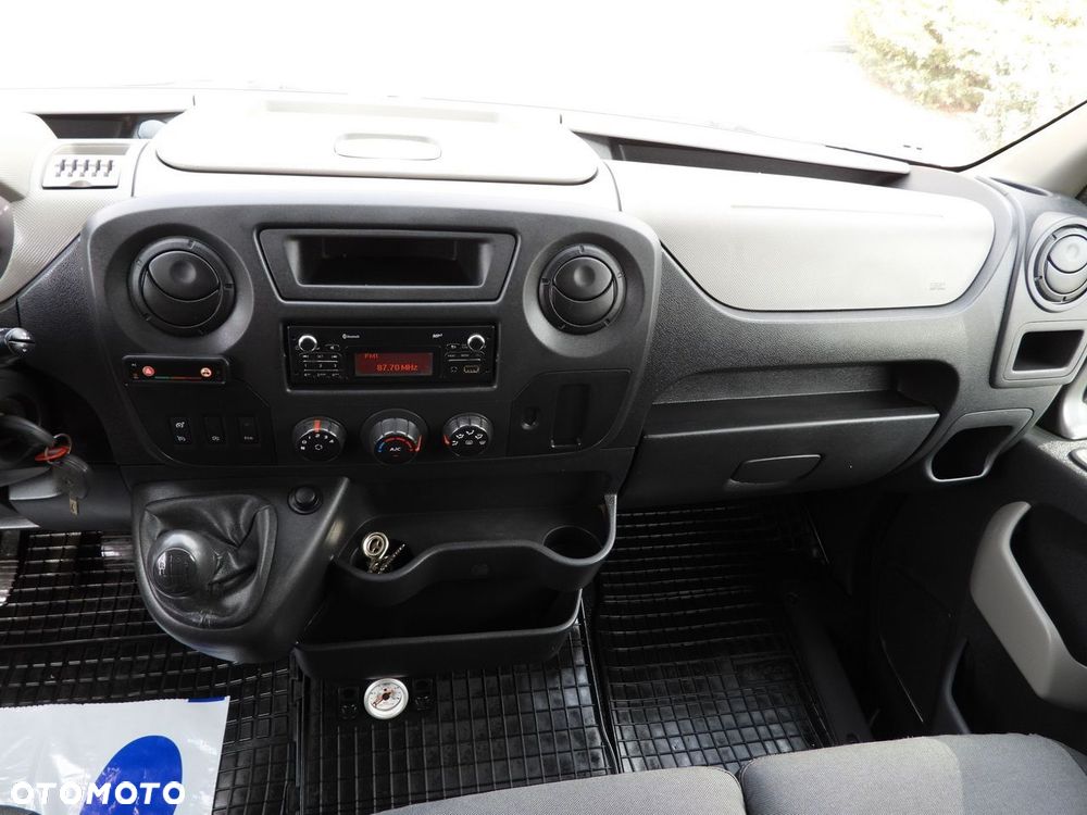 Renault MASTER FURGON TEMPOMAT PNEUMATYKA BLIŹNIACZE KOŁA KLIMATYZACJA  165KM - 32