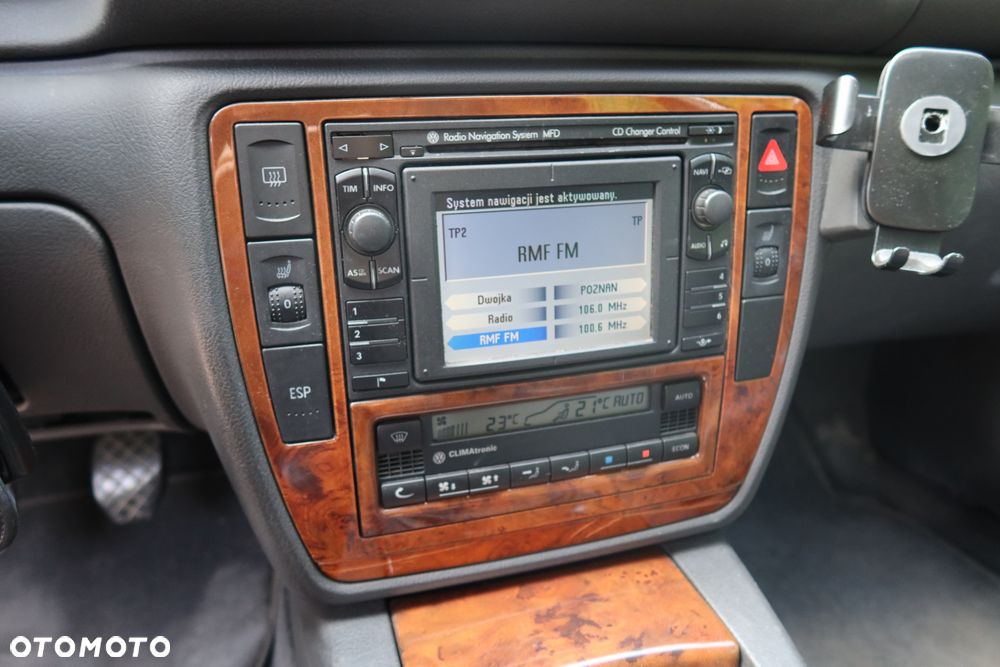 Volkswagen Passat 1.9 TDI Highline - 13
