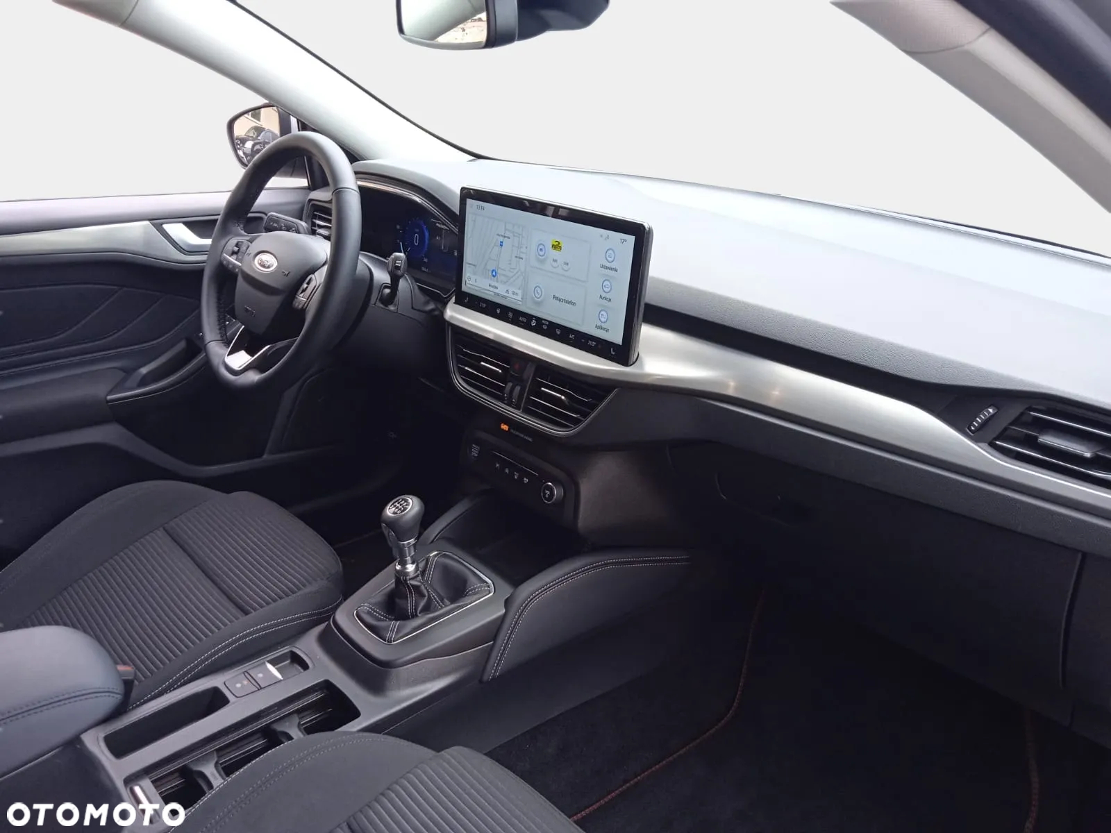 Ford Focus 1.0 EcoBoost Titanium X - 33