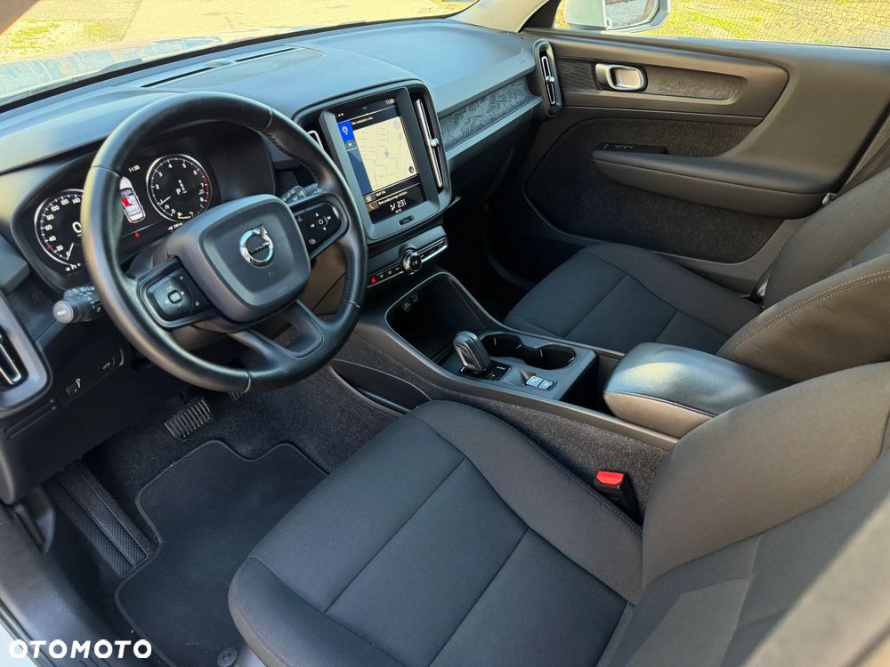 Volvo XC 40 T3 Momentum - 9