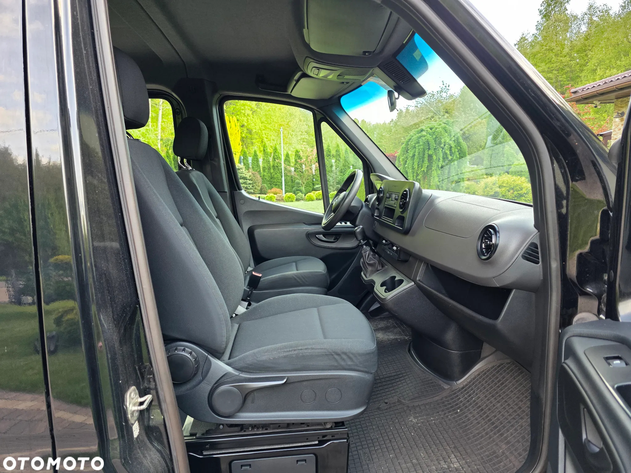 Mercedes-Benz Sprinter - 12