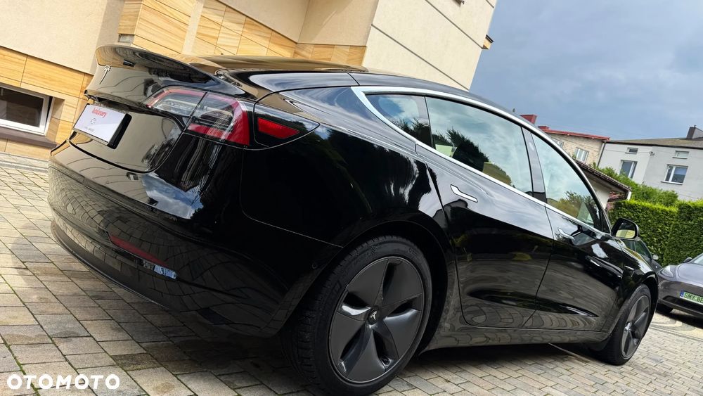 Tesla Model 3 Langstreckenbatterie Allradantrieb Dual Motor - 12