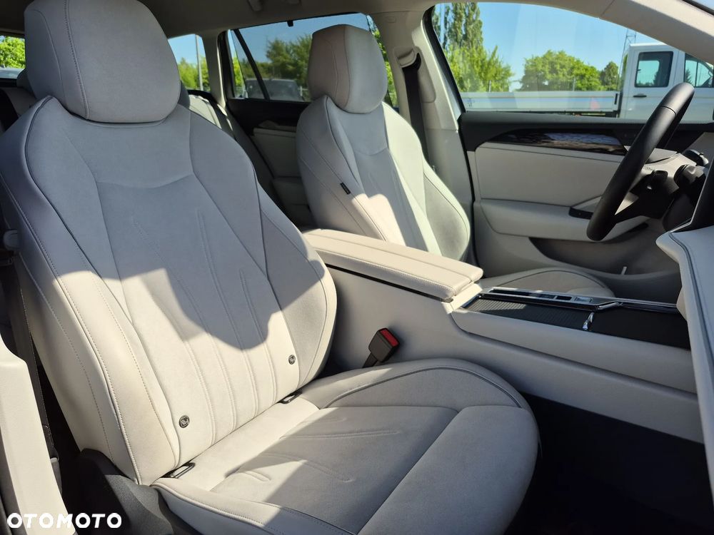 Volkswagen Passat - 11