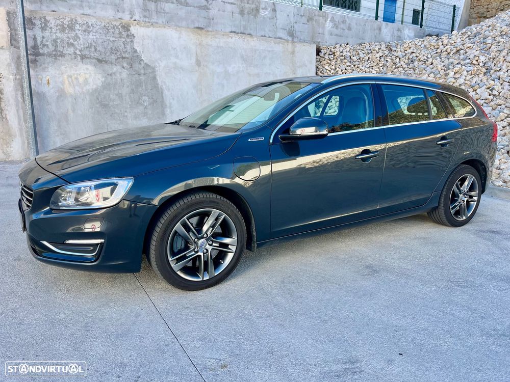 Volvo V60 D6 Plug-In-Hybrid AWD Geartronic Summum - 16
