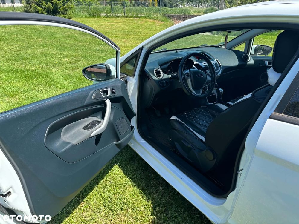 Ford Fiesta 1.25 Champions Edition - 4
