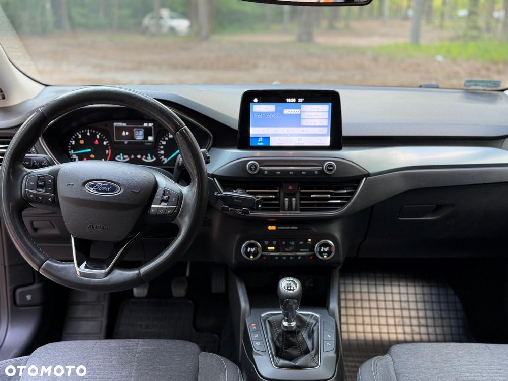 Ford Focus 1.0 EcoBoost Active - 30