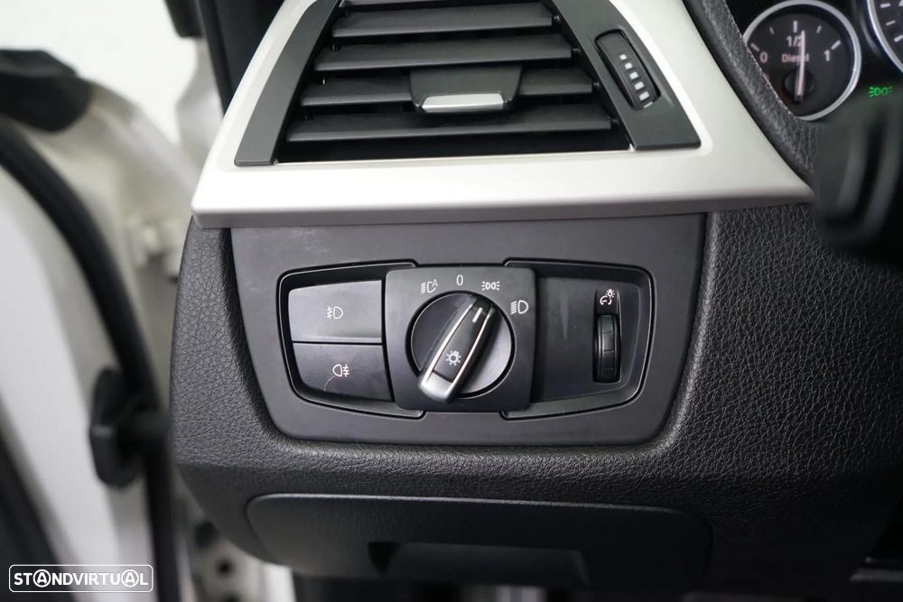 BMW 320 d Aut. Efficient Dynamics Edition - 26