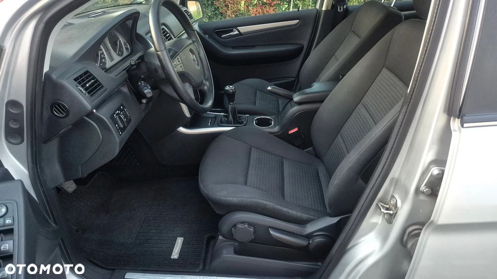 Mercedes-Benz Klasa B 180 CDI EU5 - 11