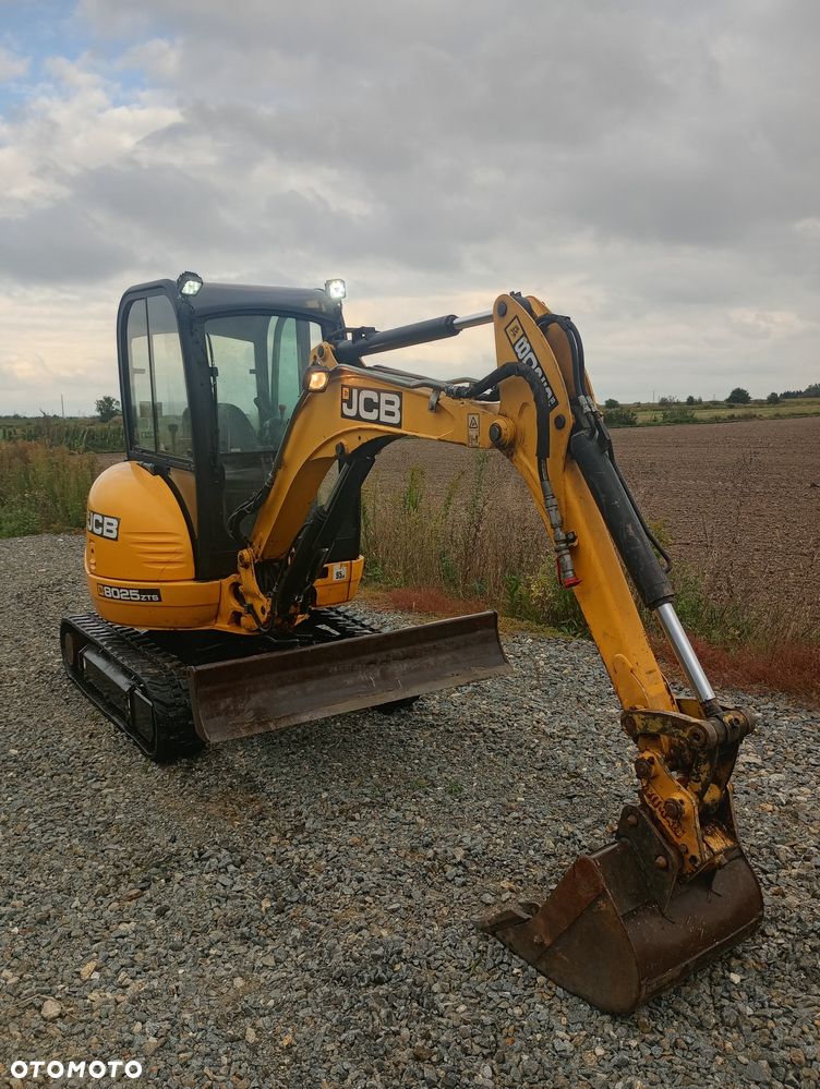 JCB 8025 - 1