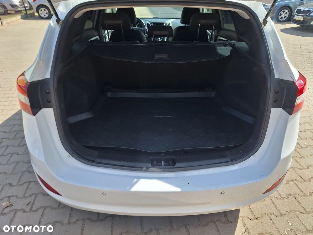 Hyundai i30 1.6 CRDi Premium DCT - 9