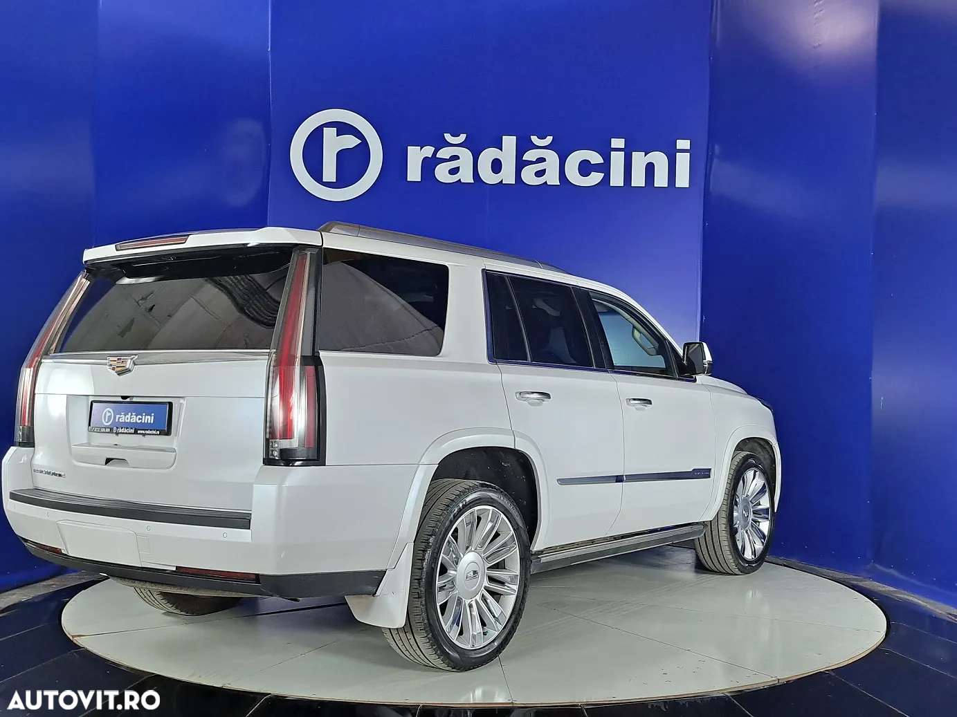 Cadillac Escalade - 7