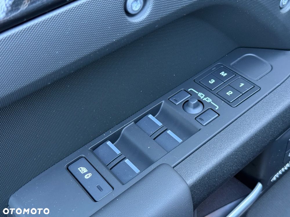 Land Rover Defender 130 D350 X-Dynamic HSE - 18
