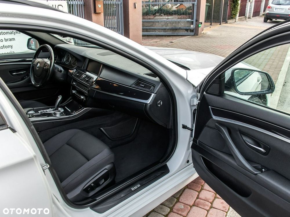 BMW Seria 5 520d Luxury Line - 14