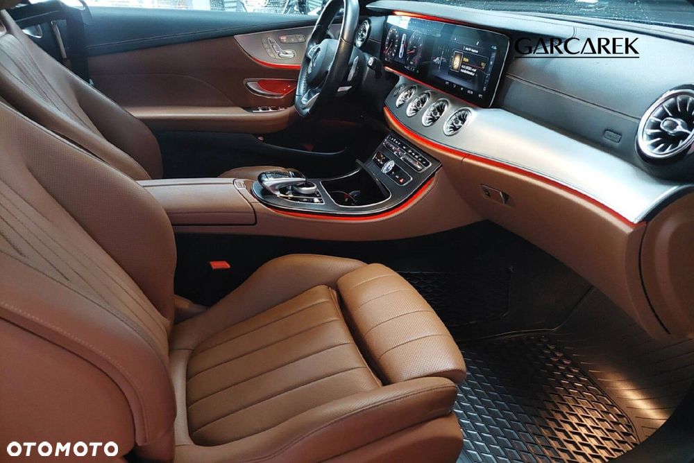 Mercedes-Benz Klasa E 400 4-Matic 9G-TRONIC - 17