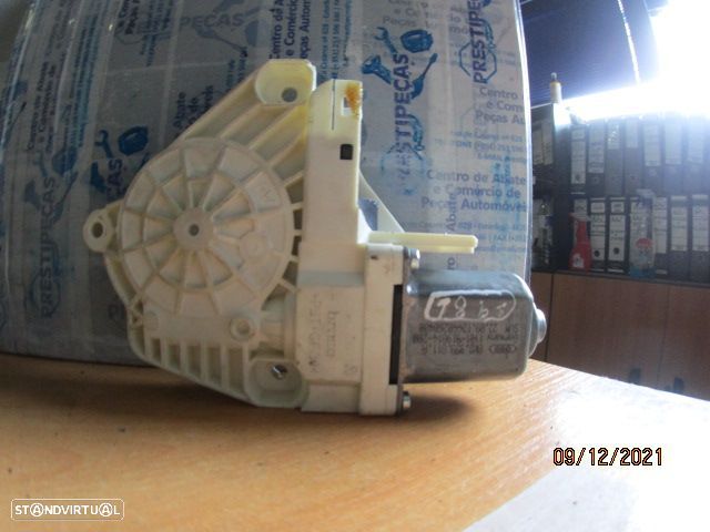 Motor Elevador Vidro 8K0959811A AUDI A1 2012 TD AUDI A1 SPORTBACK 8X FASE 2  2017 1.6TDI 115CV 5P PRETO TD - 2