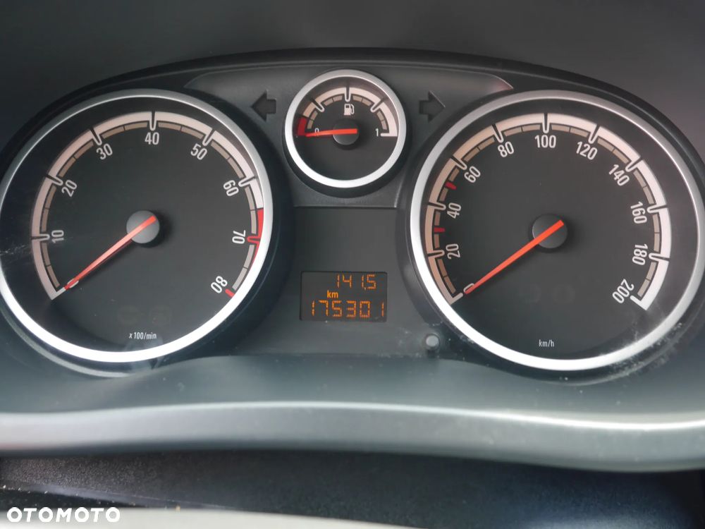 Opel Corsa 1.4 16V Enjoy - 11