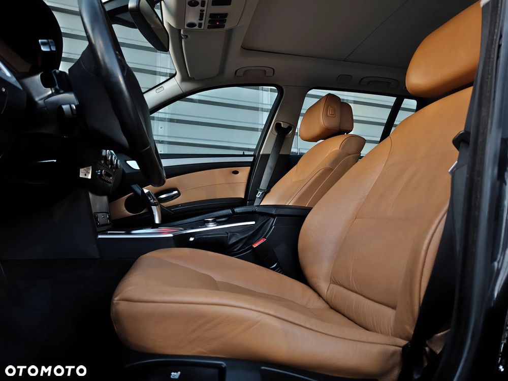 BMW Seria 5 523i Edition Exclusive - 38