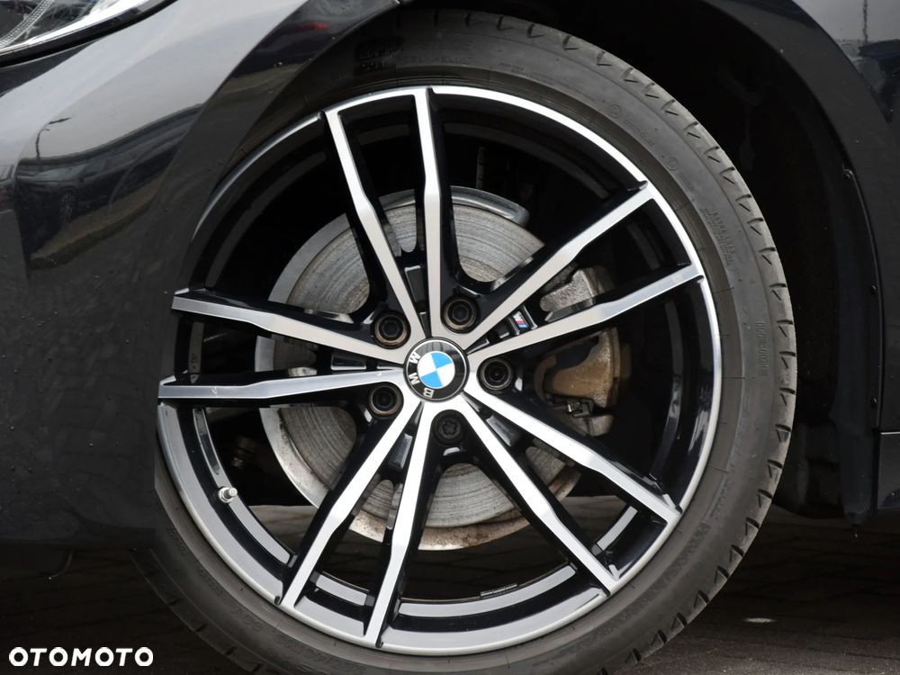 BMW Seria 3 320d xDrive Edition M Sport Shadow - 9