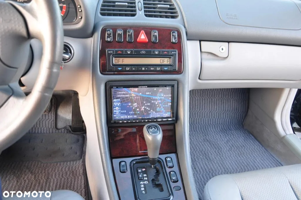 Mercedes-Benz CLK 320 - 11