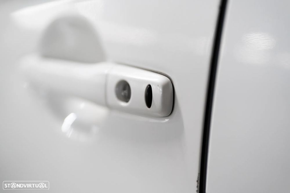 Mitsubishi Outlander 2.0 4WD - 8