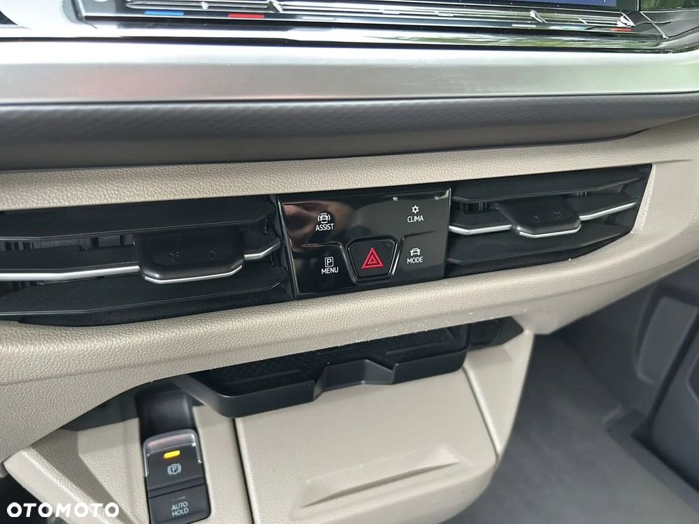 Volkswagen Multivan 1.4 TSI eHybrid PHEV 160kW L2 Life DSG - 29