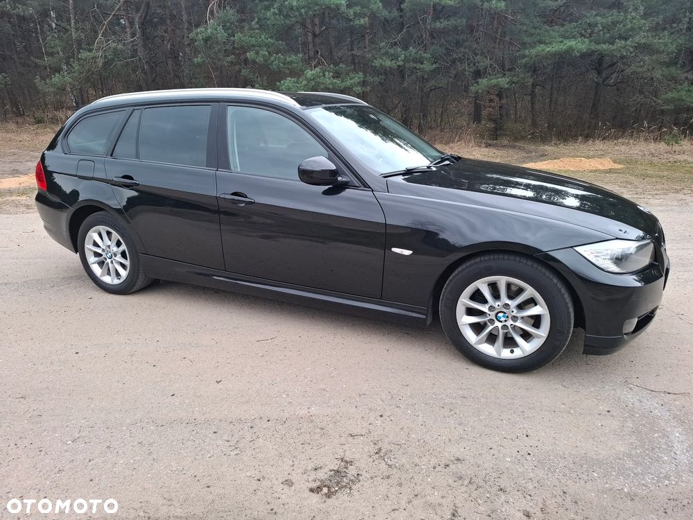 BMW Seria 3 318i - 4