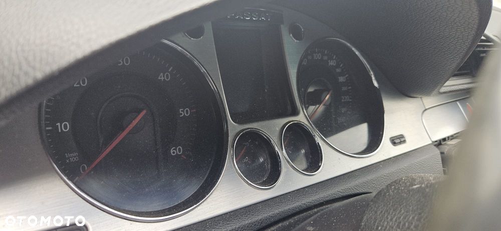 VW PASSAT B6 2.0 TDI BMP 05-09r - PAS BEZPIECZEŃSTWA LEWY PRAWY - 20
