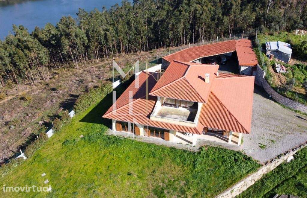 Moradia T4 localizada em Pedorido, Castelo de Paiva - Grande imagem: 2/58